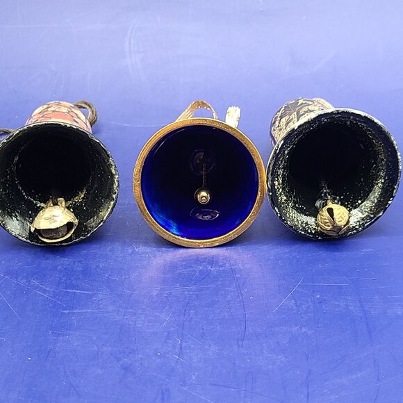 3 Vintage Festive Holiday Bells Kashmir Painted Paper Mache Cloisonne Holly - Picture 5 of 12